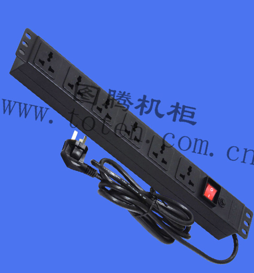6位萬能排插帶19＂安裝板PDU（PD.0601.9300）
